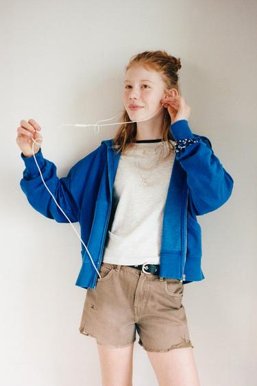 JEANS-BERMUDASHORTS MIT RISSEN - Braun von Zara