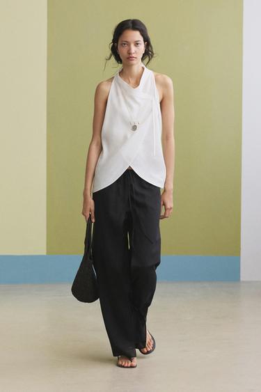 Top fluido halter cruzado con lino - Blanco de Zara