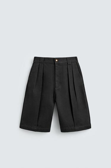 OHLAPNE KRATKE HLAČE Z GUBAMI - Črna od Zare