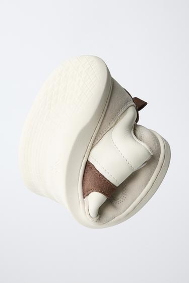 TENNIS BAREFOOT EN CUIR - Blanc écru de Zara - Image 2