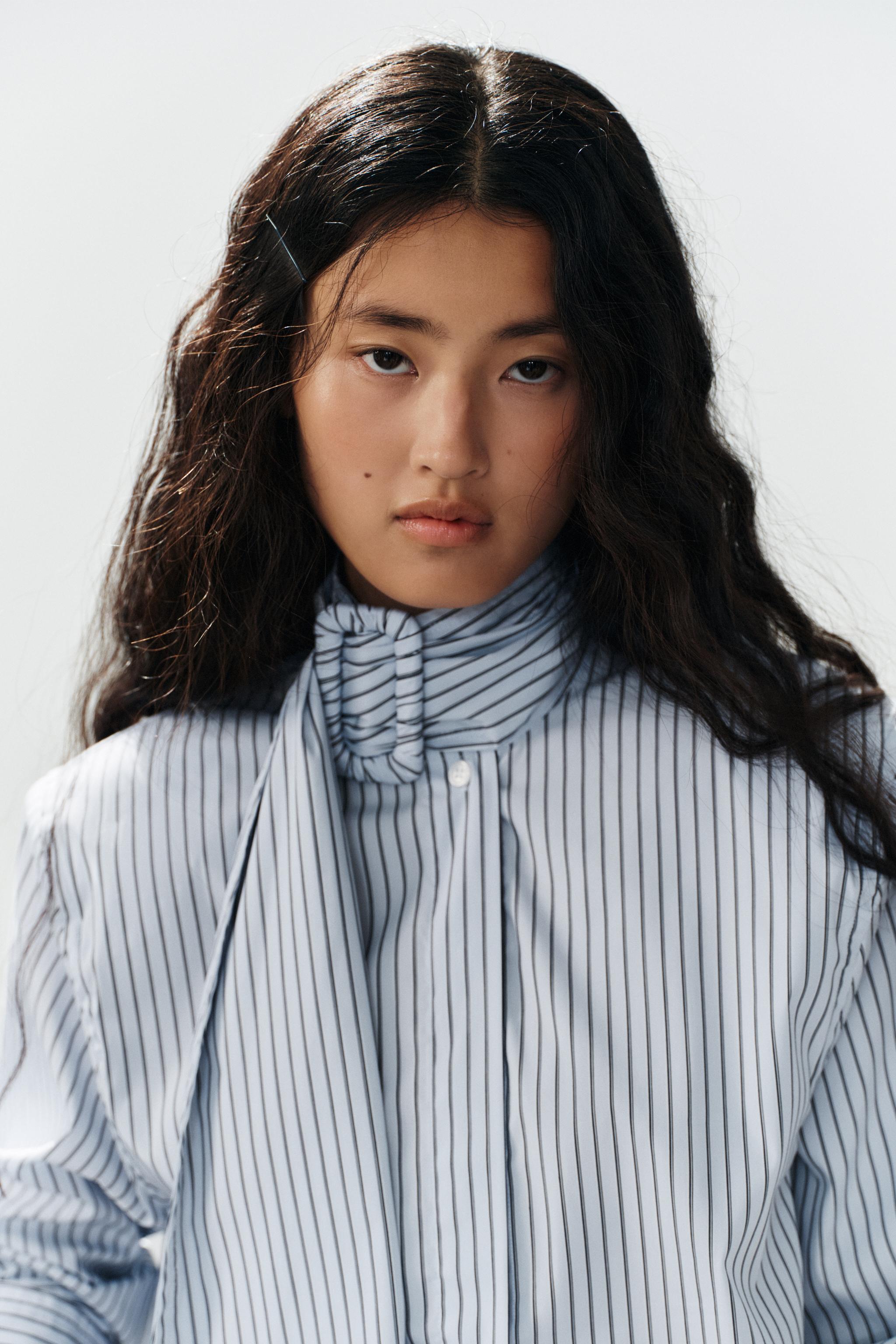 STRIPED BUCKLE SHOULDER PAD SHIRT — Sky blue