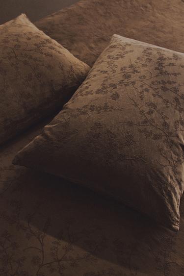 COTTON AND LINEN PILLOWCASE - Brown by Zara - Image 5