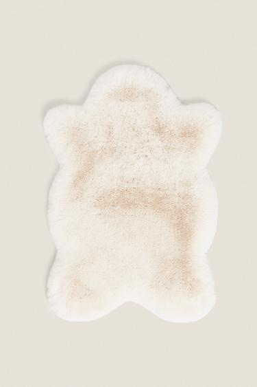 TAPIS FAUSSE FOURRURE - Écru de Zara - Image 1