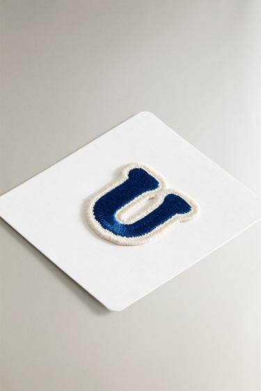 THERMO-ADHESIVE LETTER U PATCH - Green by Zara - Image 1