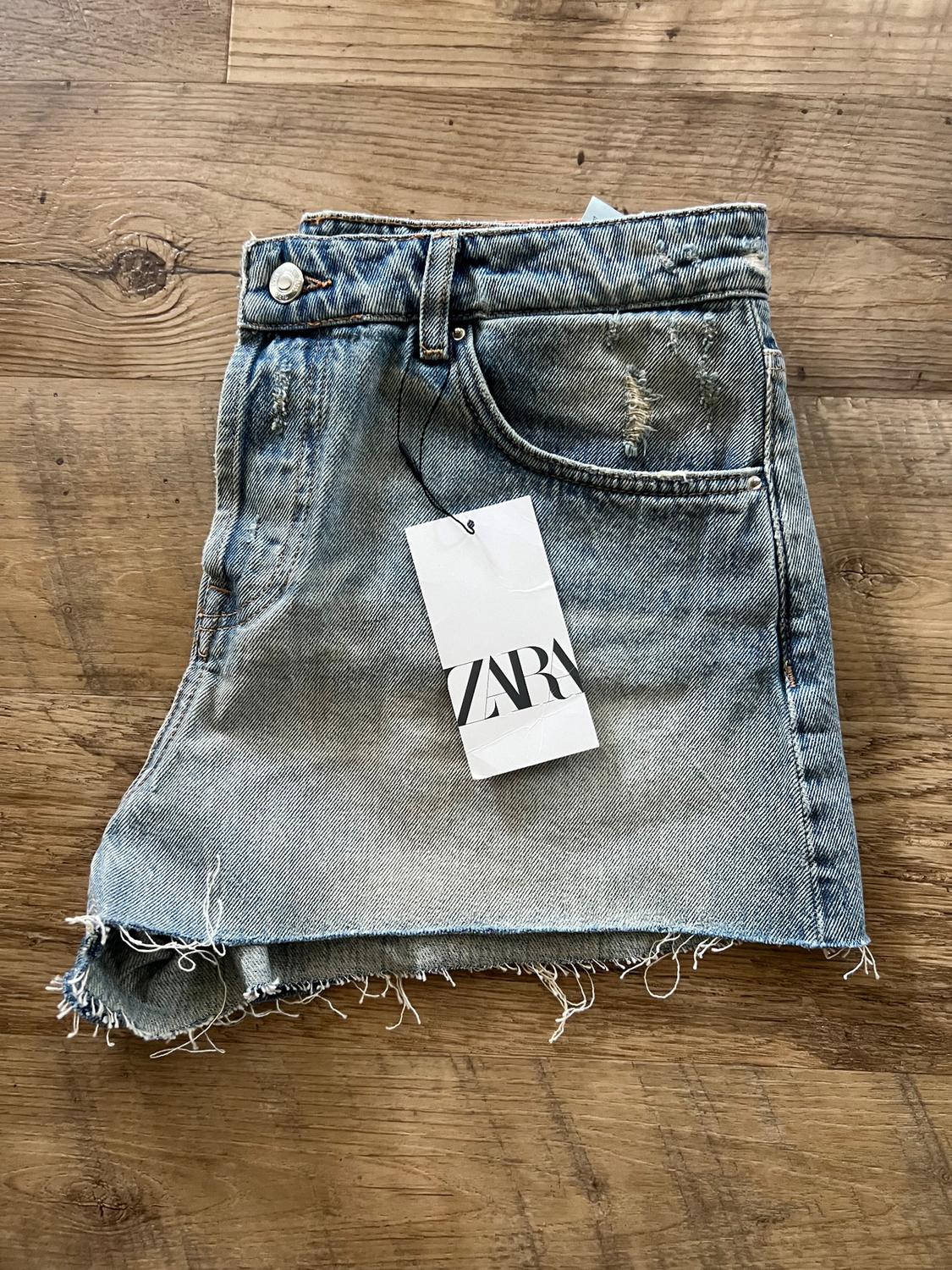 Z1975 MID RISE RIPPED SHORTS - Image 3