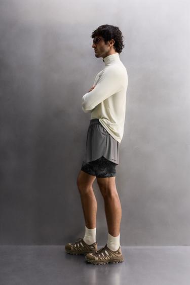 T-SHIRT TECHNIQUE COL ZIPPÉ - Blanc cassé de Zara - Image 3