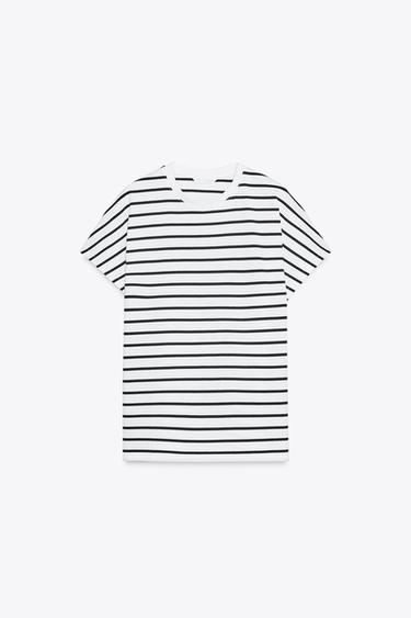 T-SHIRT MIT FALLENDEN ÄRMELN - Gestreift von Zara