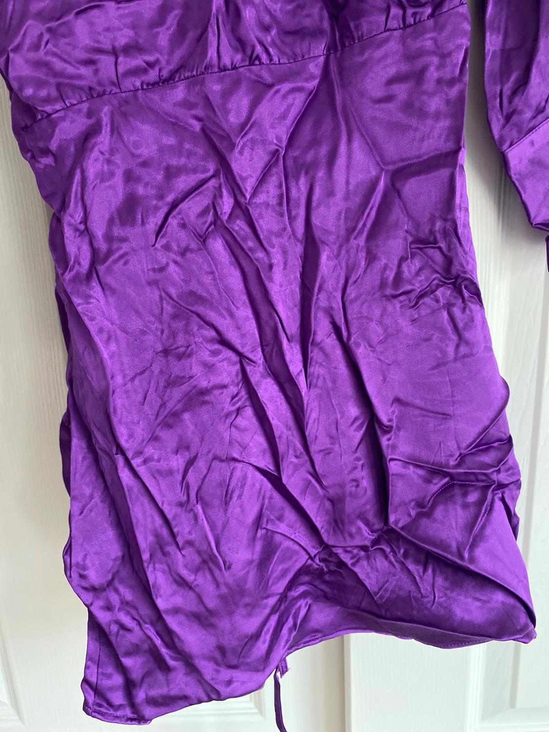 VESTIDO SATINADO CRUZADO - Image 8
