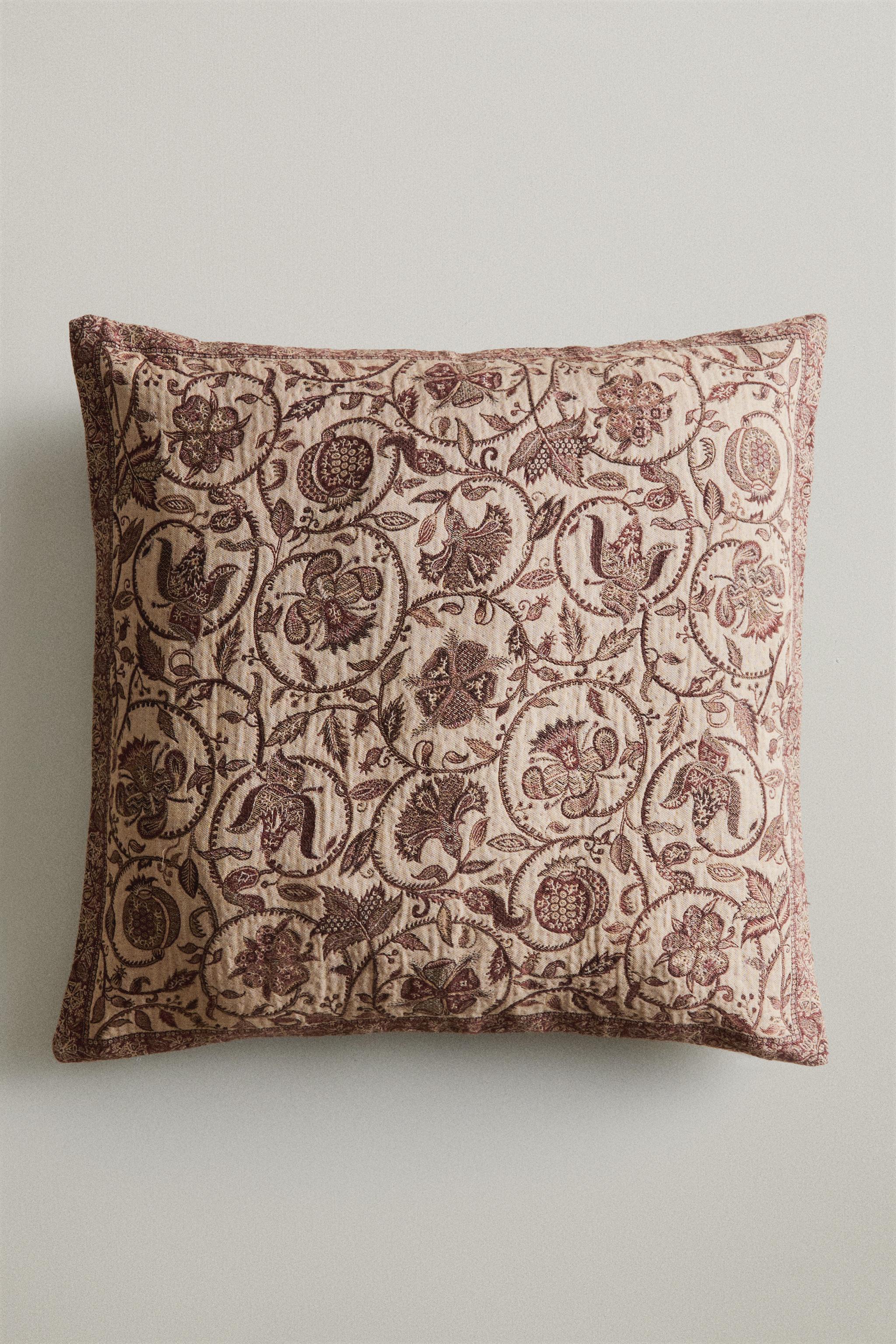 JACQUARD THROW PILLOW COVER