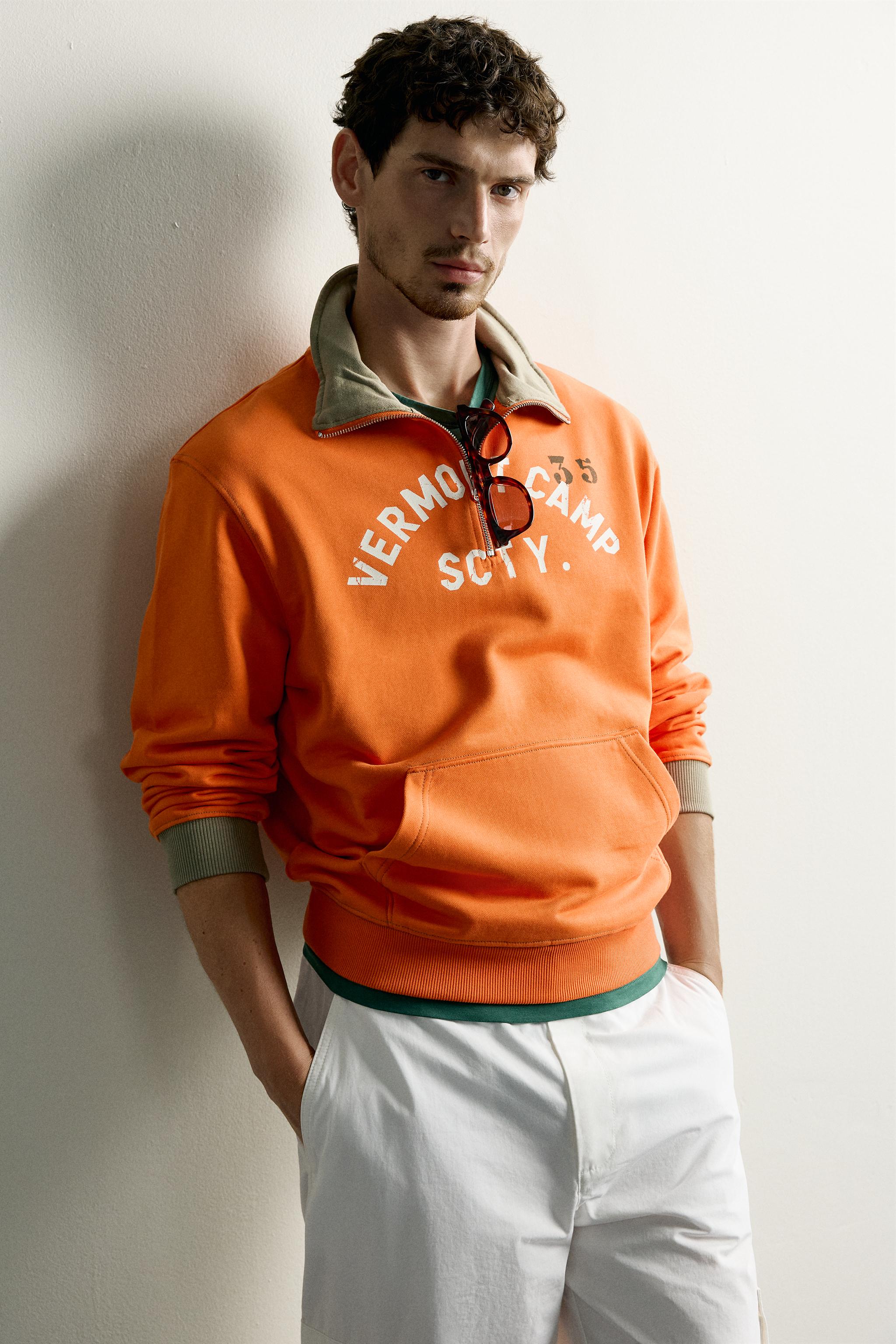 CONTRAST TEXT QUARTER-ZIP SWEATSHIRT
