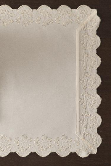 EMBROIDERED BLONDE LACE TABLE RUNNER - White by Zara