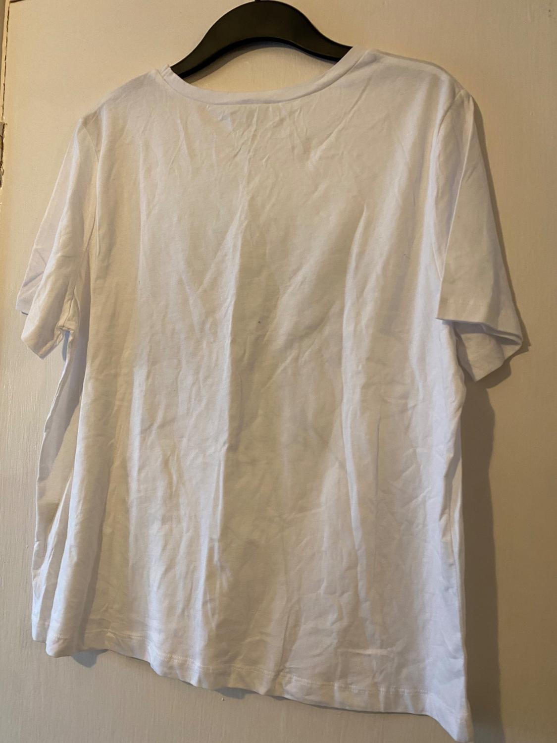 T-SHIRT WITH FRONT PRINT - Image 3