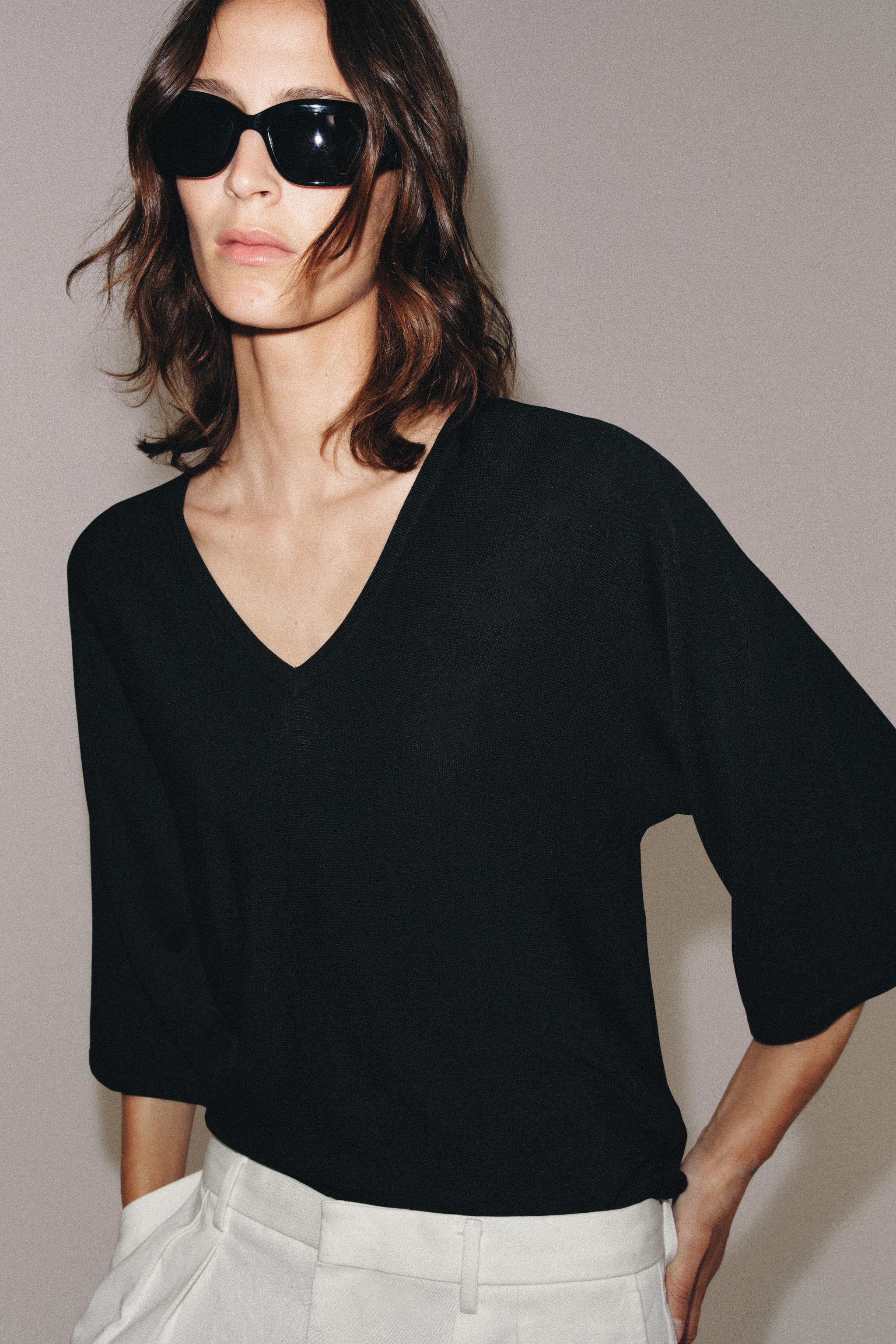 FLOWY V-NECK KNIT JUMPER