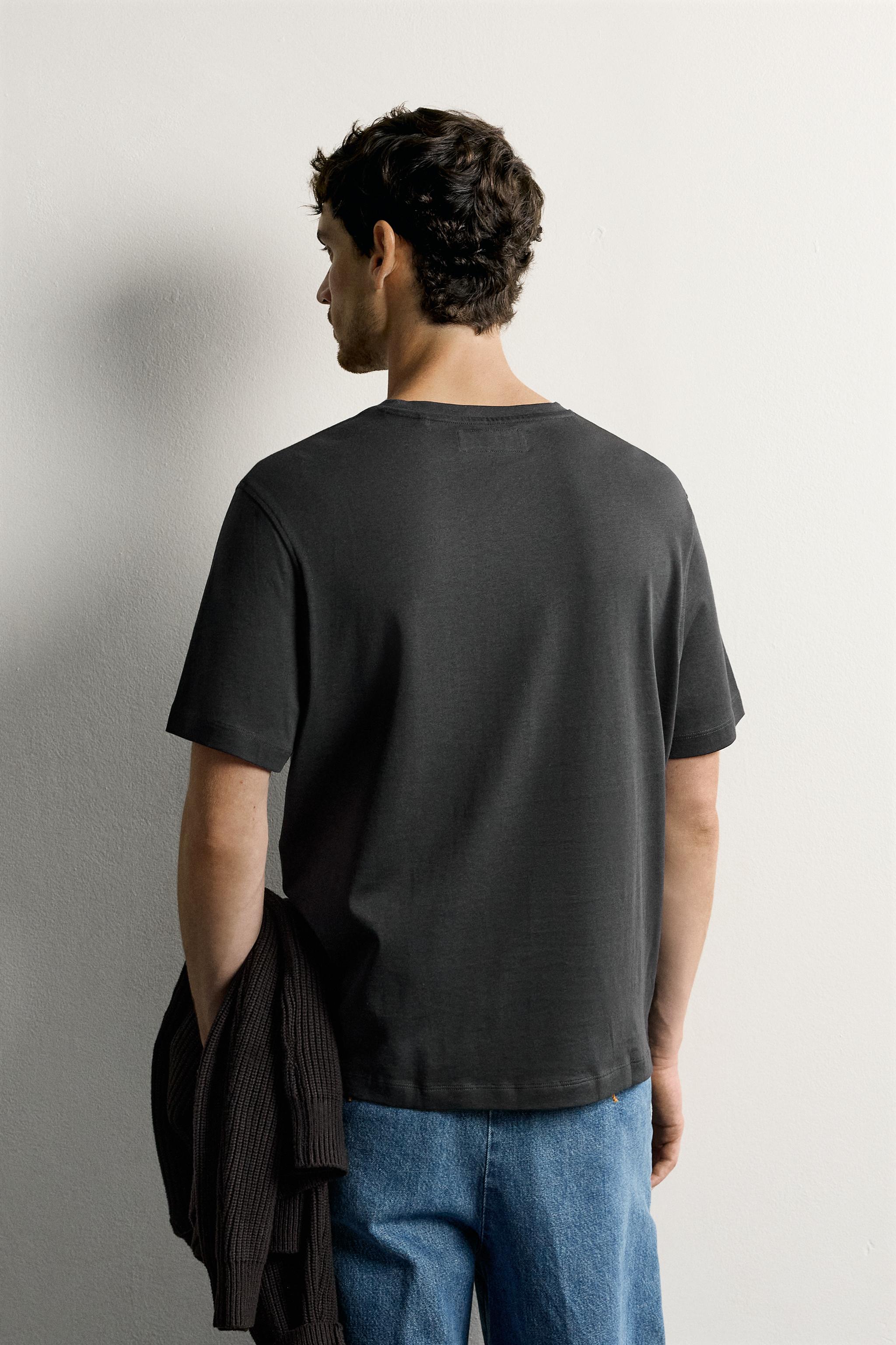 REGULAR FIT T-SHIRT