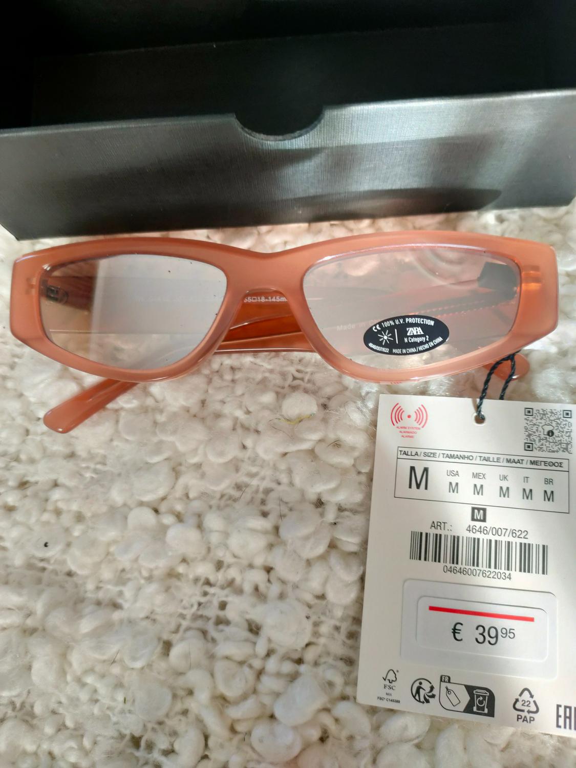 RECTANGULAR SUNGLASSES