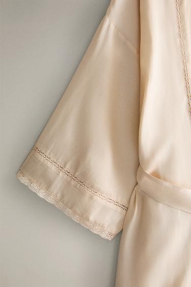 ROBE DE CHAMBRE SATIN AJOURÉ - Beige clair de Zara - Image 2