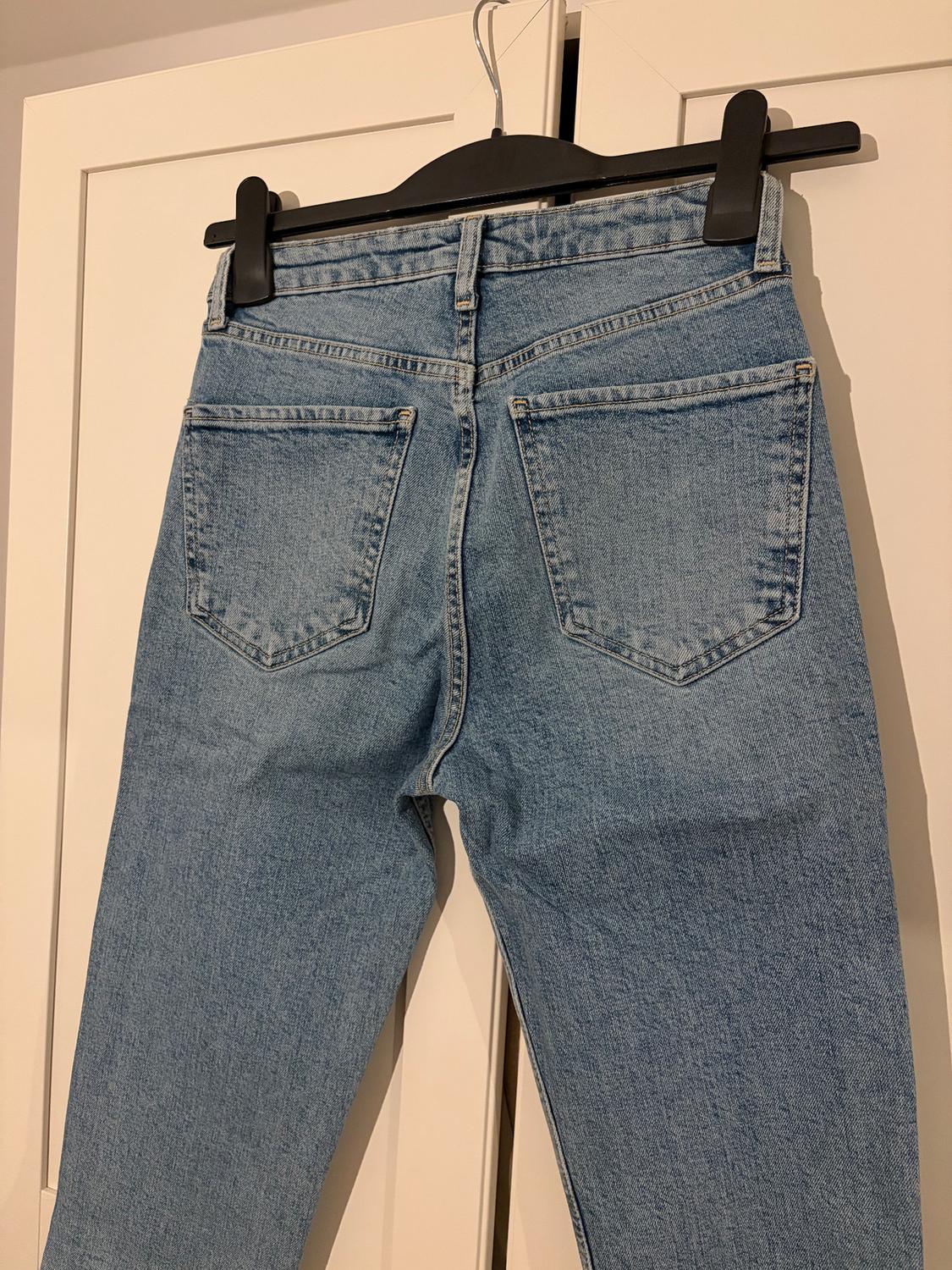 SLIM FIT HI-RISE JEANS - Image 4