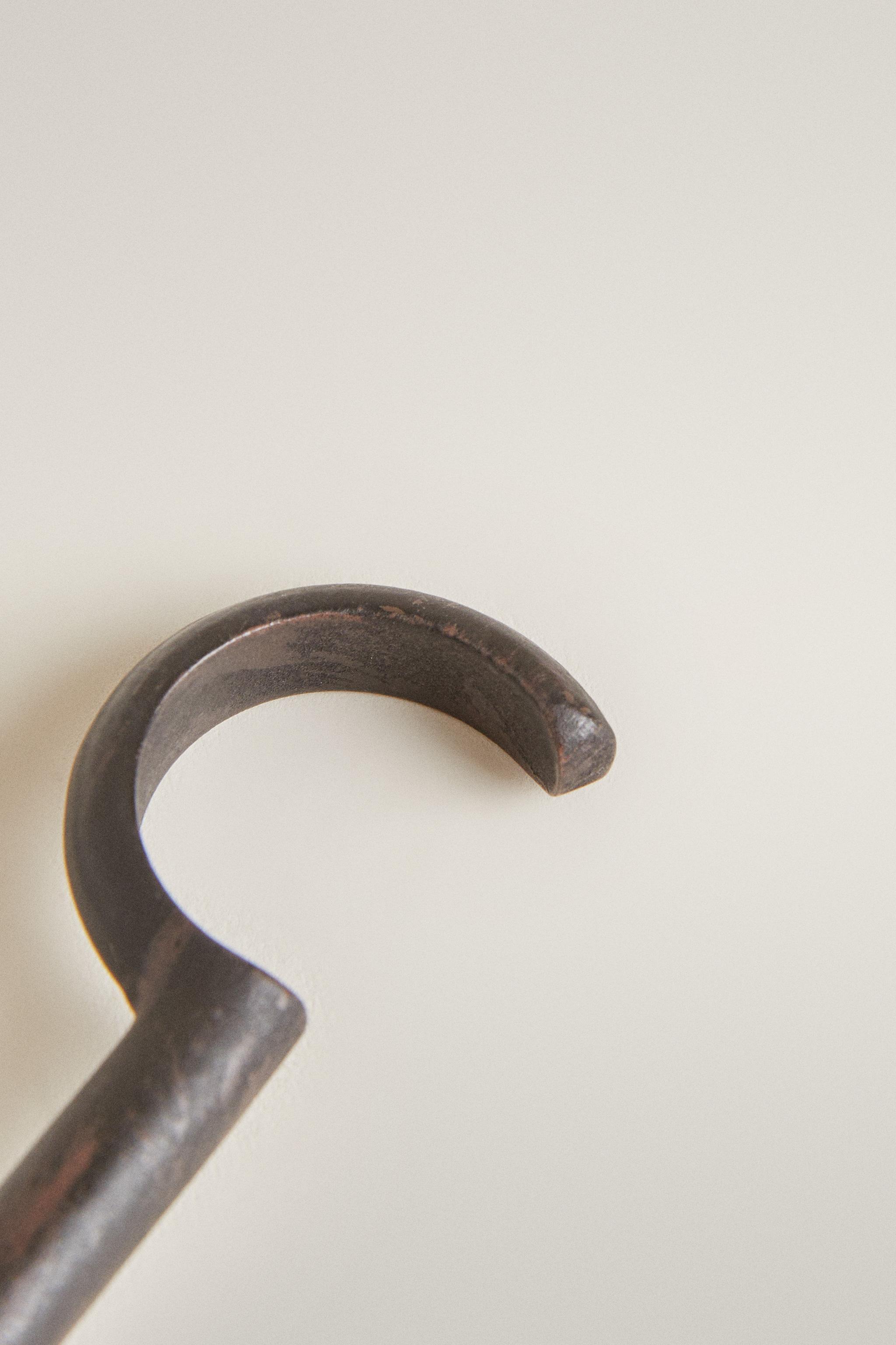 METAL CURTAIN ROD HOOK
