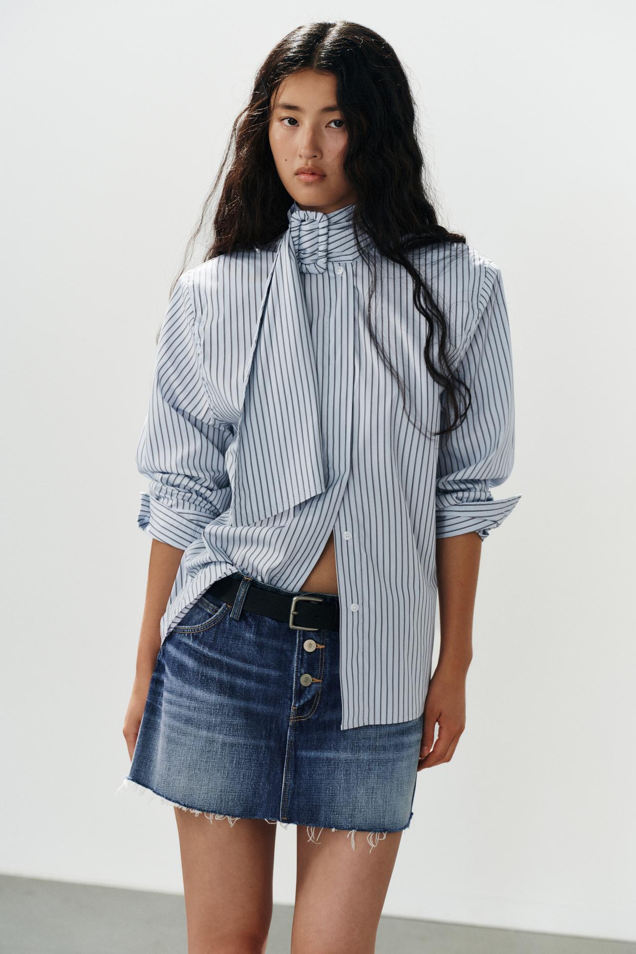 STRIPED BUCKLE SHOULDER PAD SHIRT — Sky blue