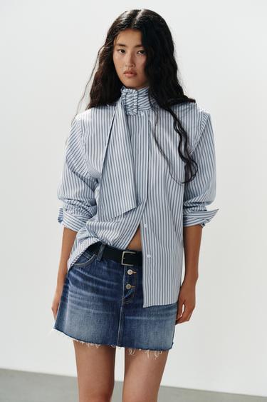 قميص مخطط بكتف مبطن ومشبك - سماوي الخاص بـ Zara