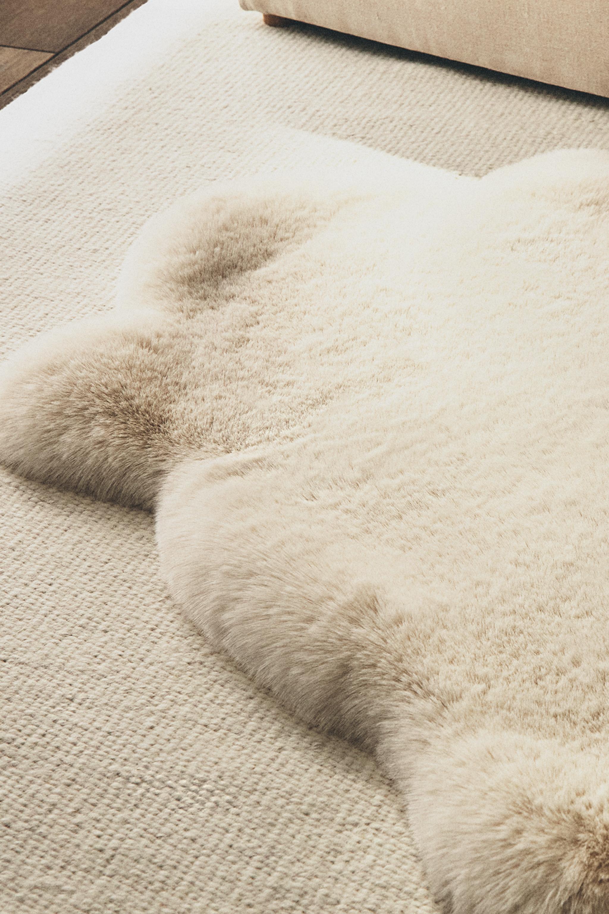 IRREGULAR FUZZY SMALL AREA RUG