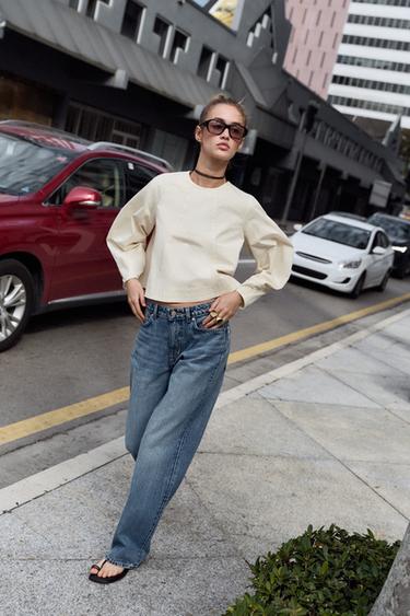 TOP COURT À MANCHES AMPLES - Écru de Zara - Image 3