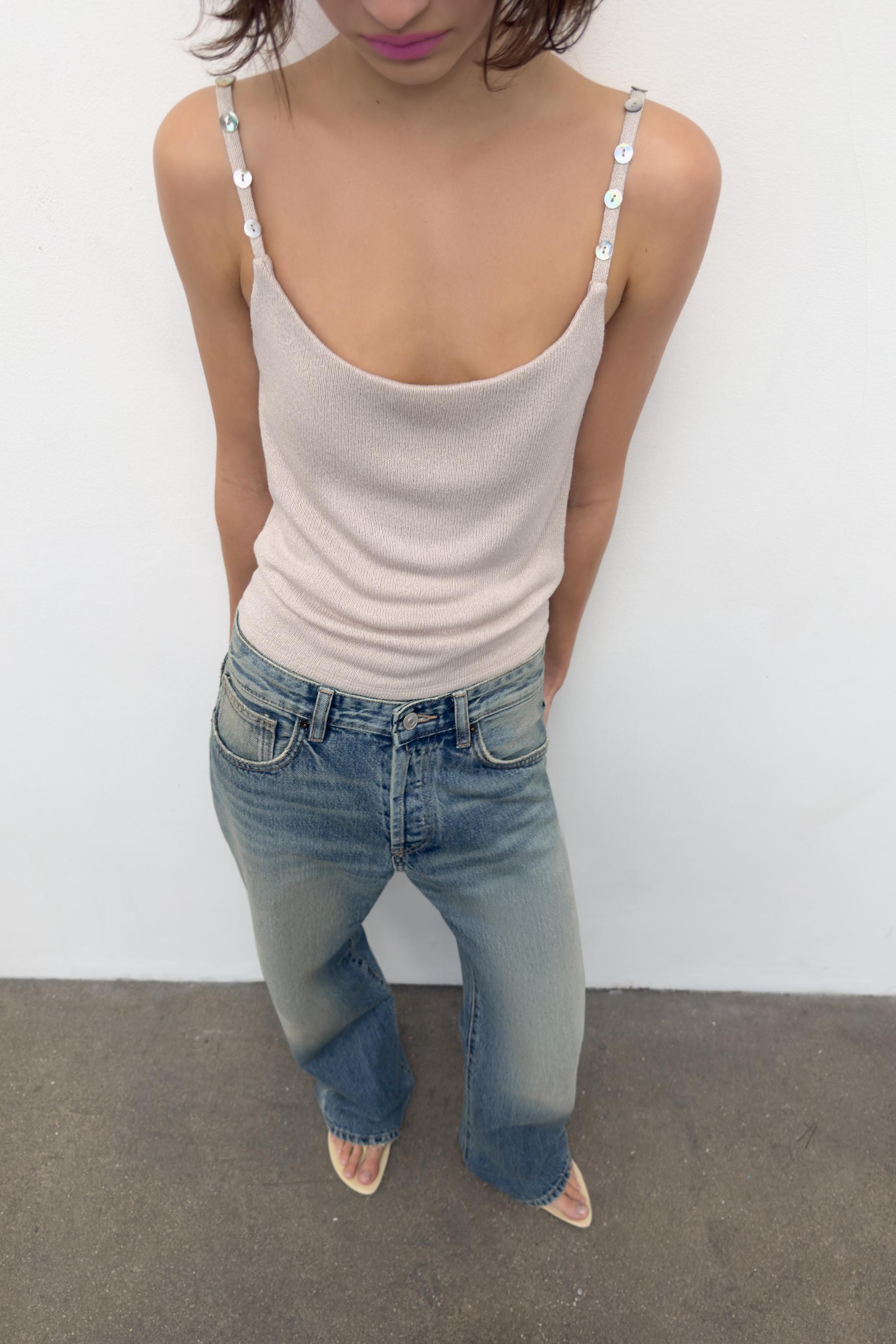 BUTTON DETAIL KNIT TOP