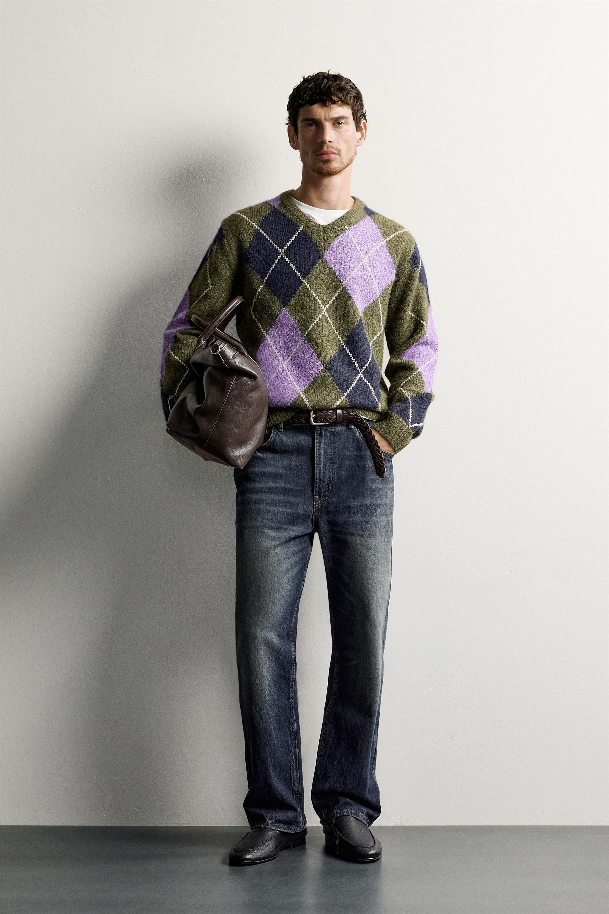 GEOMETRIC JACQUARD SWEATER