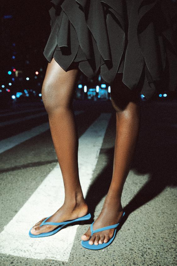 SUEDE KITTEN HEEL SANDALS