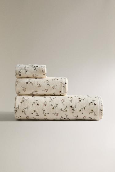 TOALLA BAÑO FLORES - Multicolor de Zara