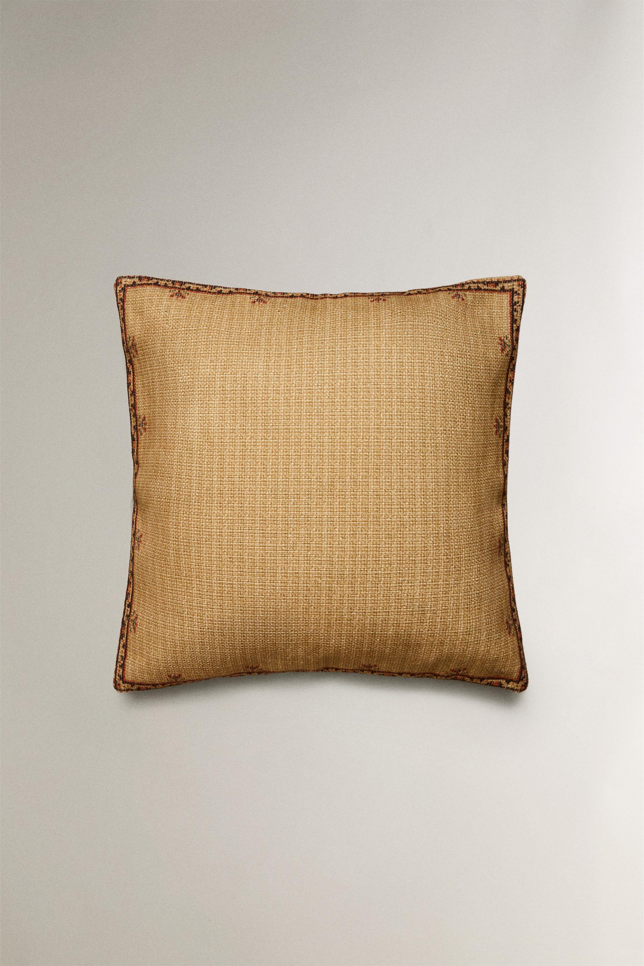 FLORAL DETAIL THROW PILLOW COVER