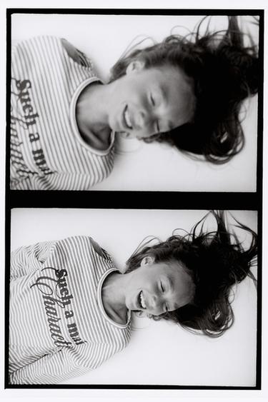 CAMISETA LISTRADA CUT OUT - Preto da Zara