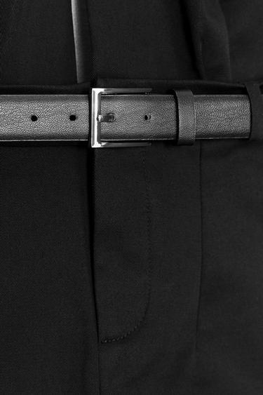 TOP HALTER CINTURÓN - Negro de Zara