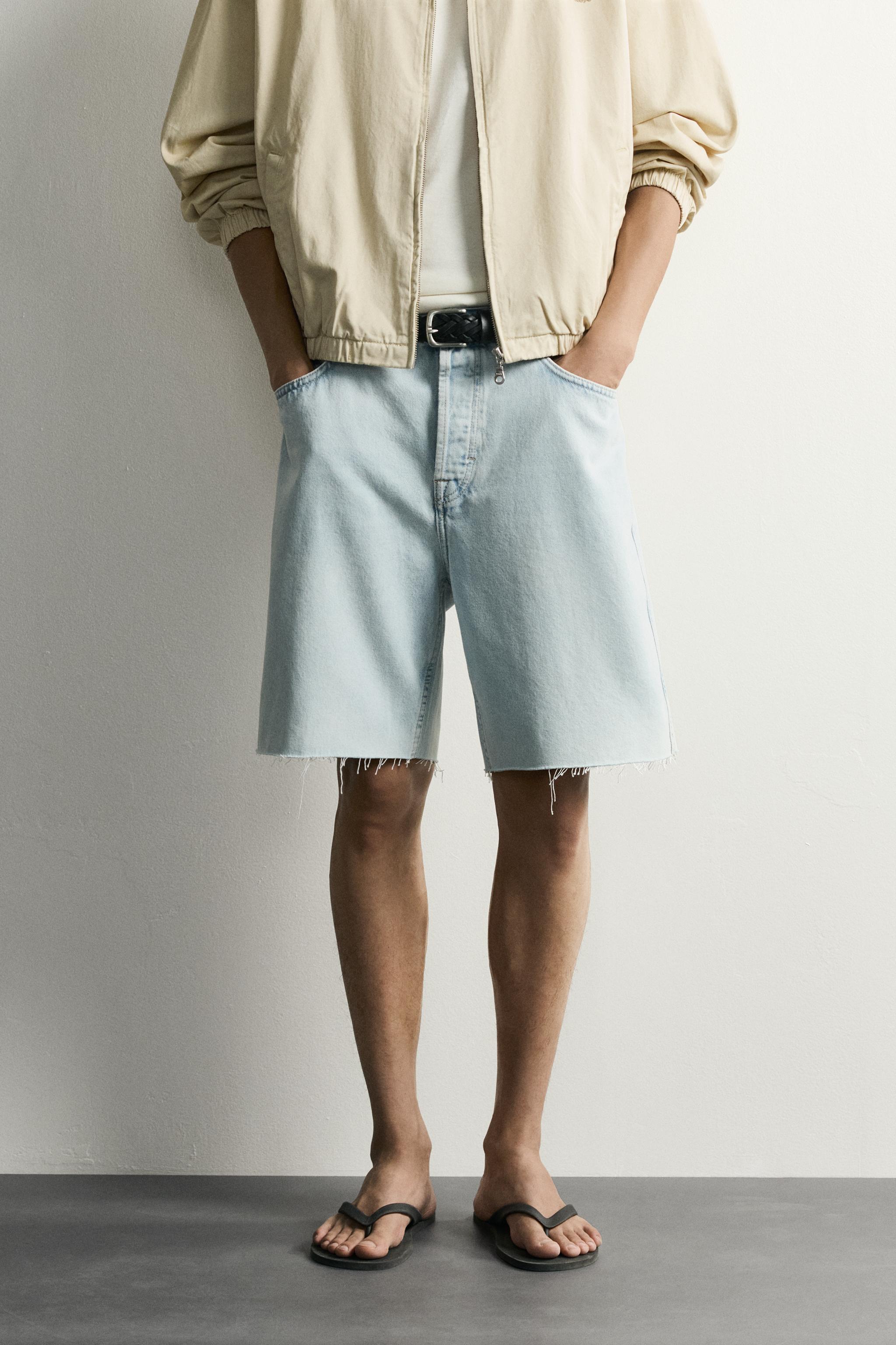 STRAIGHT FIT DENIM SHORTS — Light blue