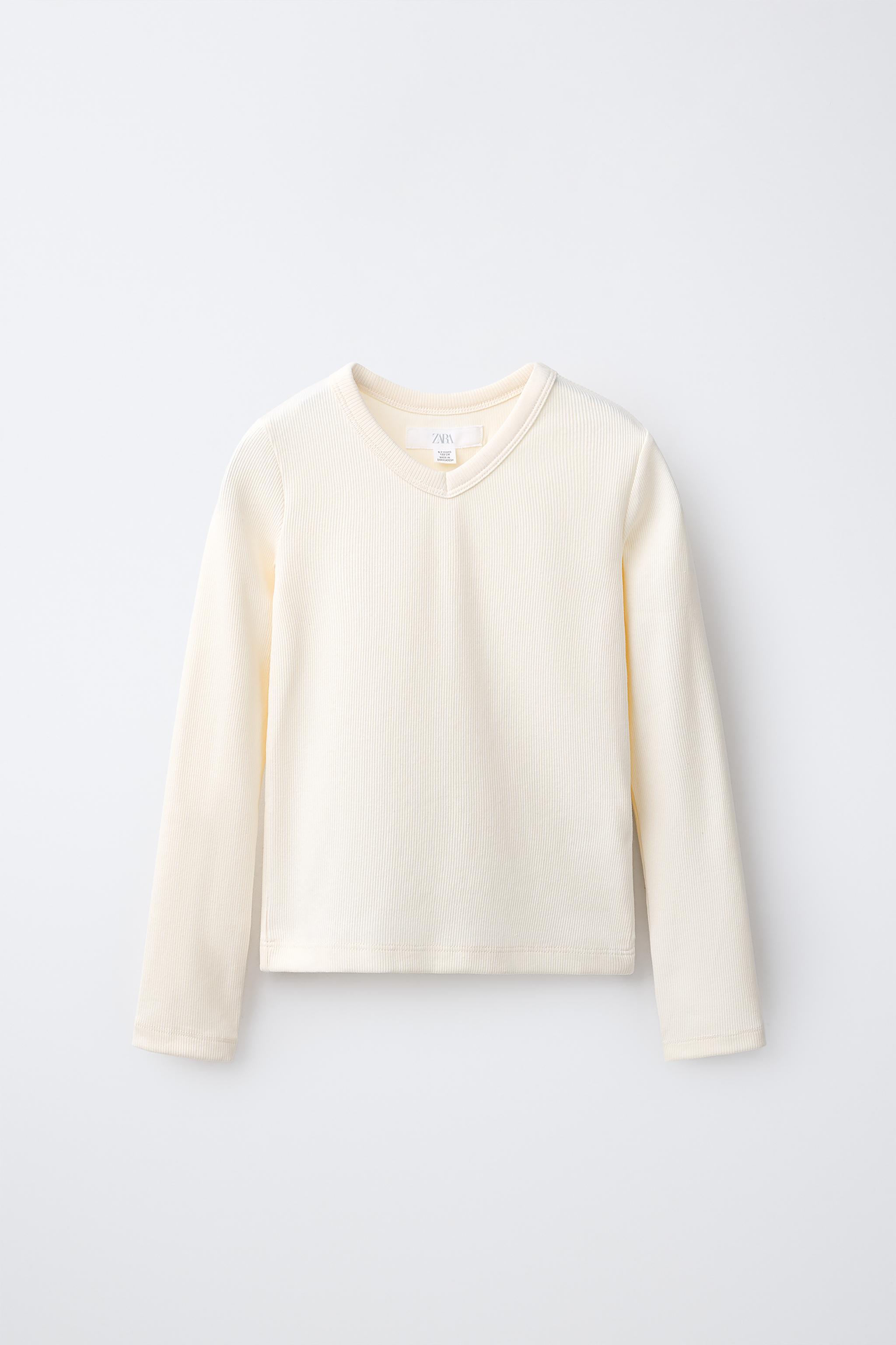 RIBBED V-NECK T-SHIRT