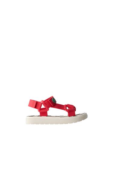 SANDALIA DEPORTIVA - Rojo de Zara