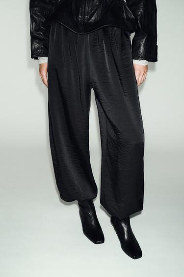 PANTALONS BOMBAXOS SETINATS - Negre de Zara