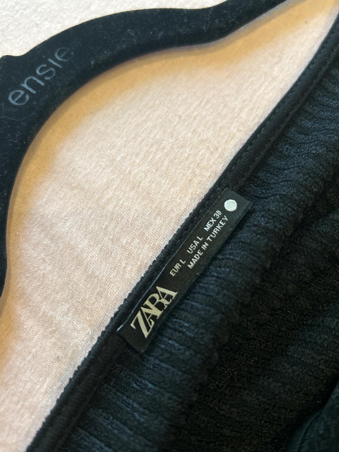 RUCHED LONG SLEEVE CROP TOP - Image 4
