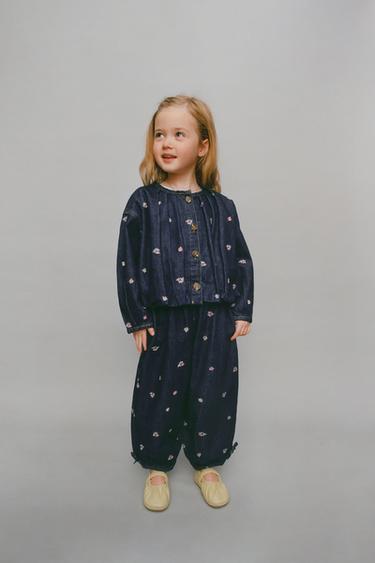 ДЖИНСЫ БОМБАЧО С ВЫШИТЫМИ ЦВЕТАМИ — СИНИЙ от Zara