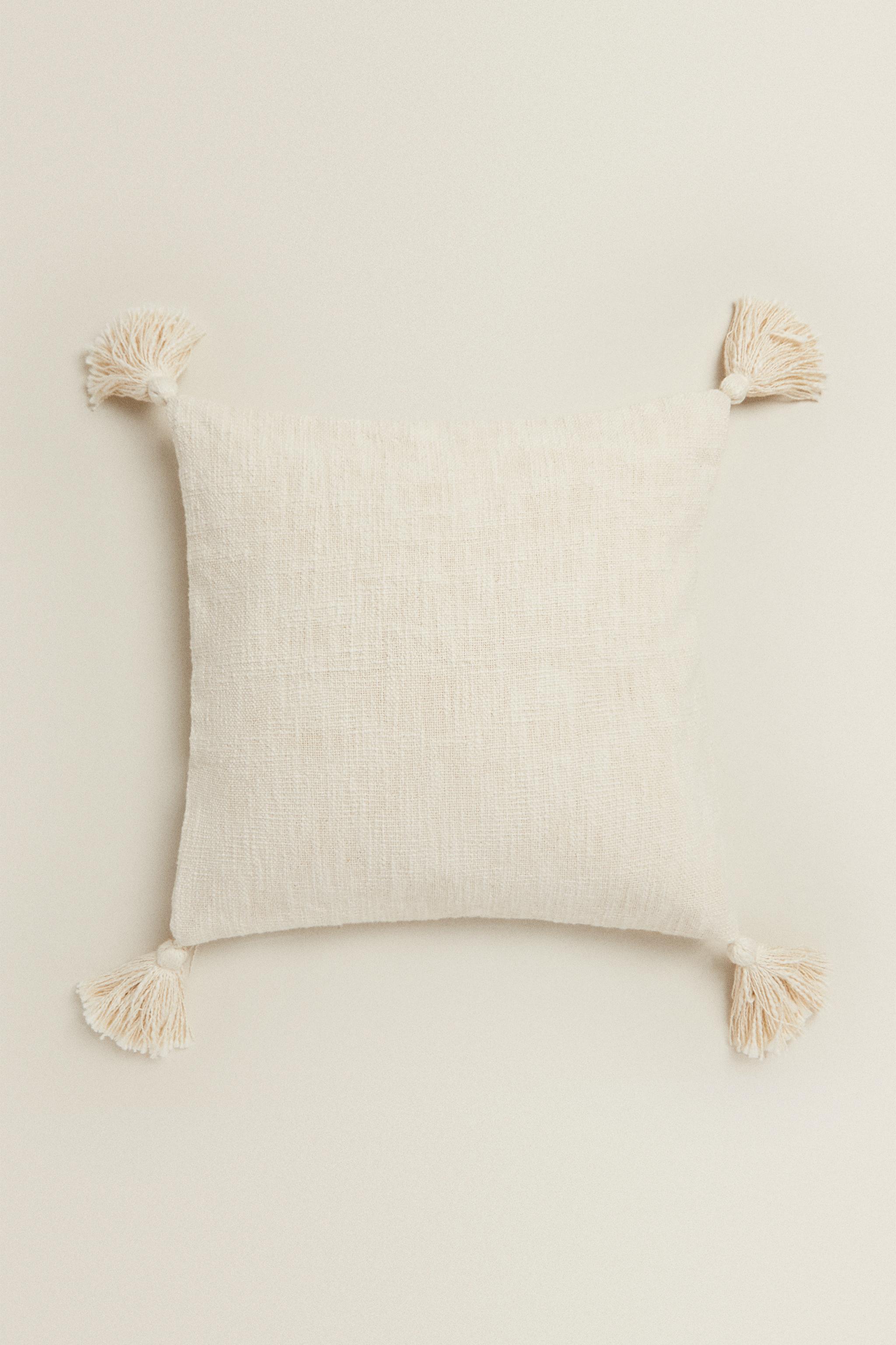 White tassel hot sale cushion