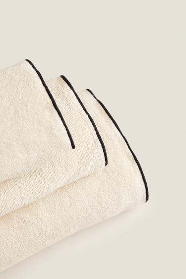 OVERLOCK COTTON BATH TOWEL - Sand / Black by Zara - Image 1
