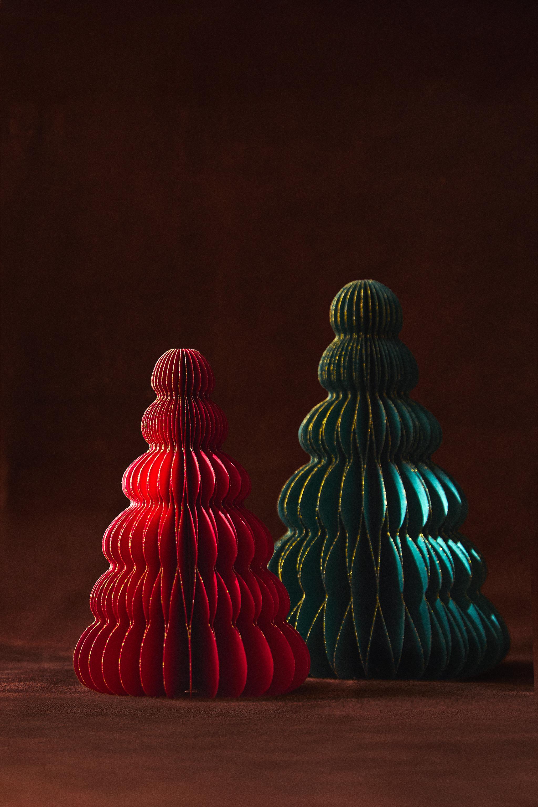 SET OF DECORATIVE CHRISTMAS TREE PAPER ORNAMENTS (SET OF 2)