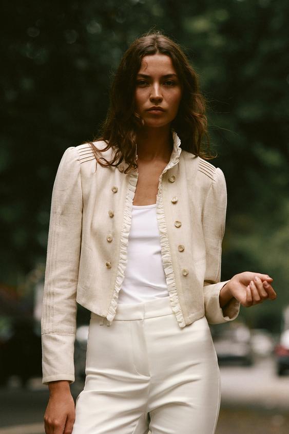 КОРОТКИЙ БЛЕЙЗЕР С ВОЛАНАМИ — СВЕТЛО-БЕЖЕВЫЙ от Zara — изображение 0