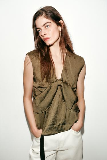 TOP SATINÉ À NŒUD - Kaki de Zara