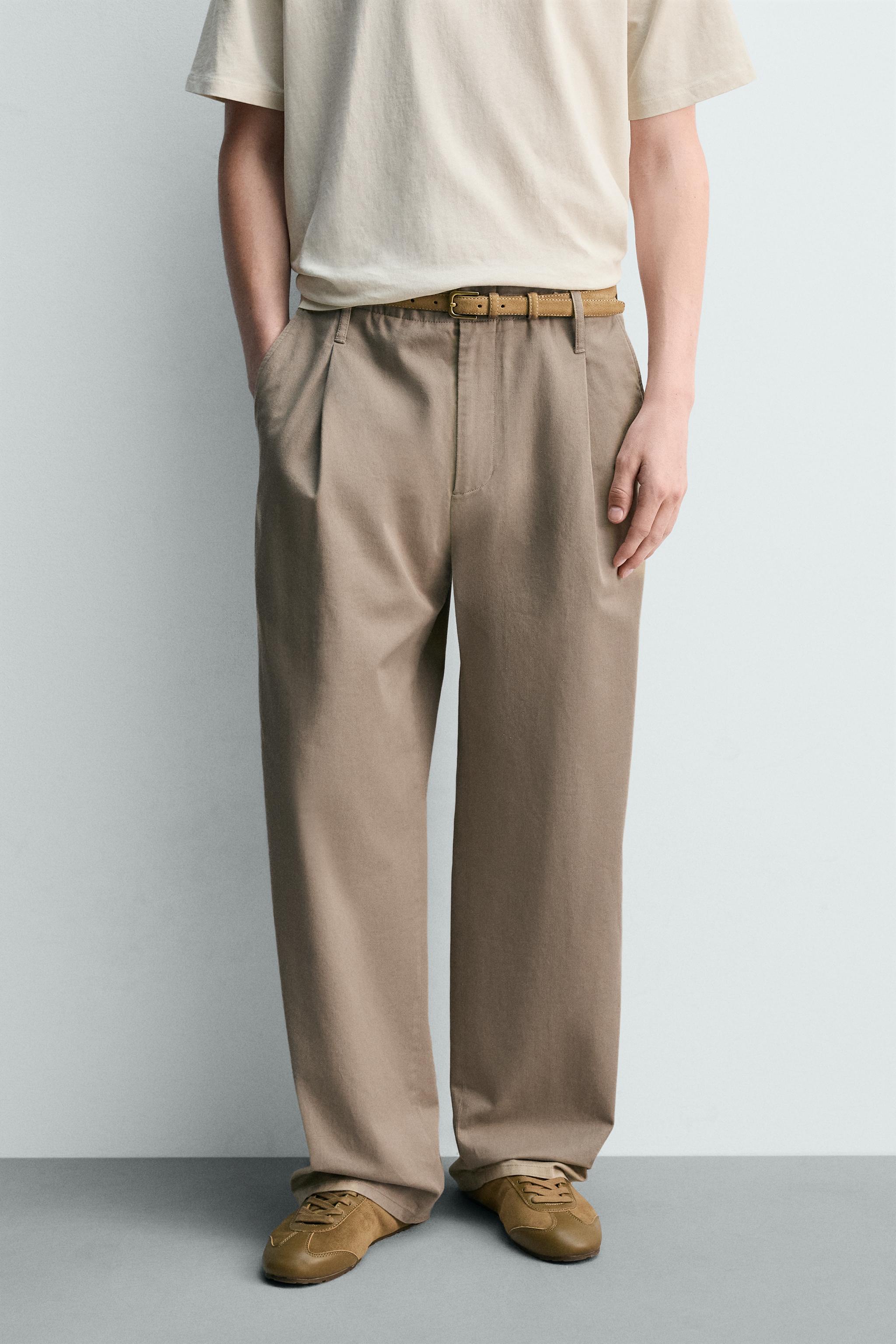 PANTALON CHINO À PLIS