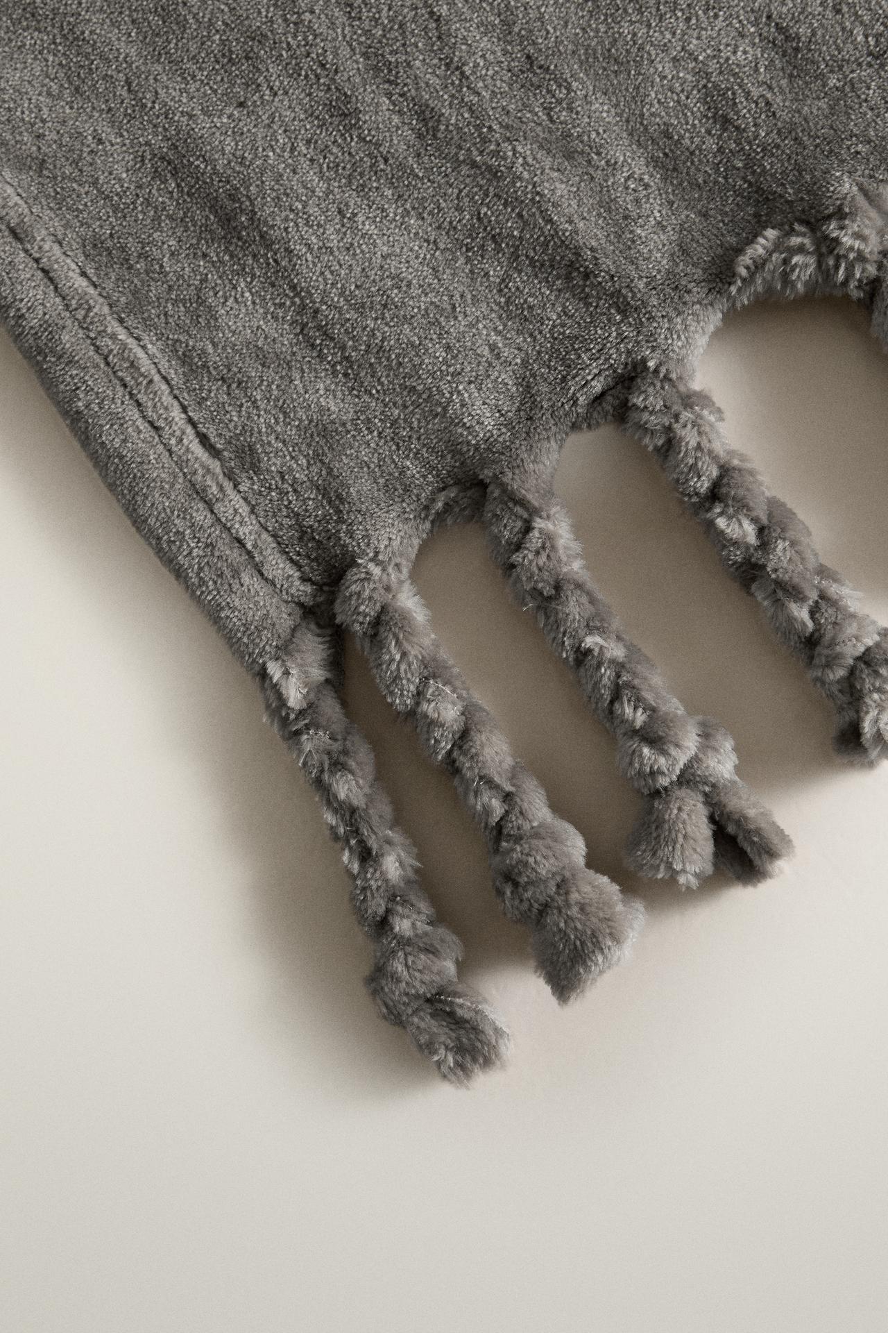 FRINGED FLEECE BLANKET — Gray