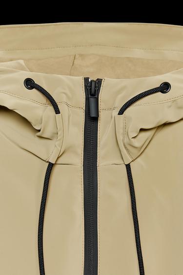 Zara HOODED SHORT RUBBERIZED JACKET - taupe brown
