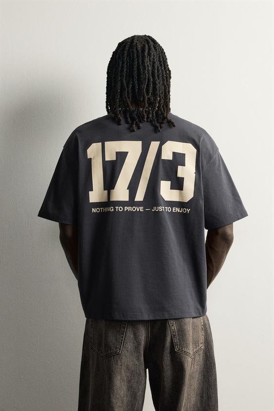T-SHIRT COUPE BOXY À IMPRIMÉS CONTRASTÉS - Bleu marine de Zara - Image 2