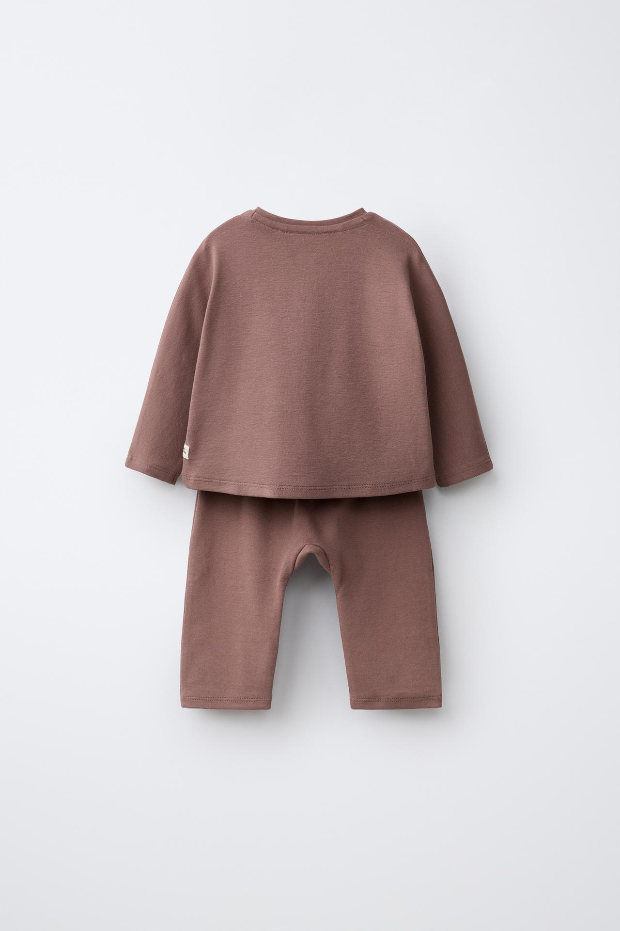 T-SHIRT AND JOGGER SET — Brown