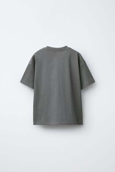 T-SHIRT À INSCRIPTION EN RELIEF - Gris anthracite de Zara - Image 1